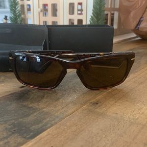 Person film noir edition men’s sunglasses